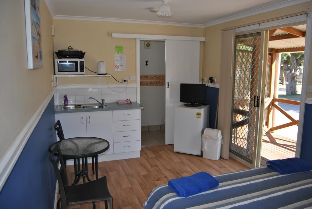 Port Gregory Caravan Park Exteriör bild